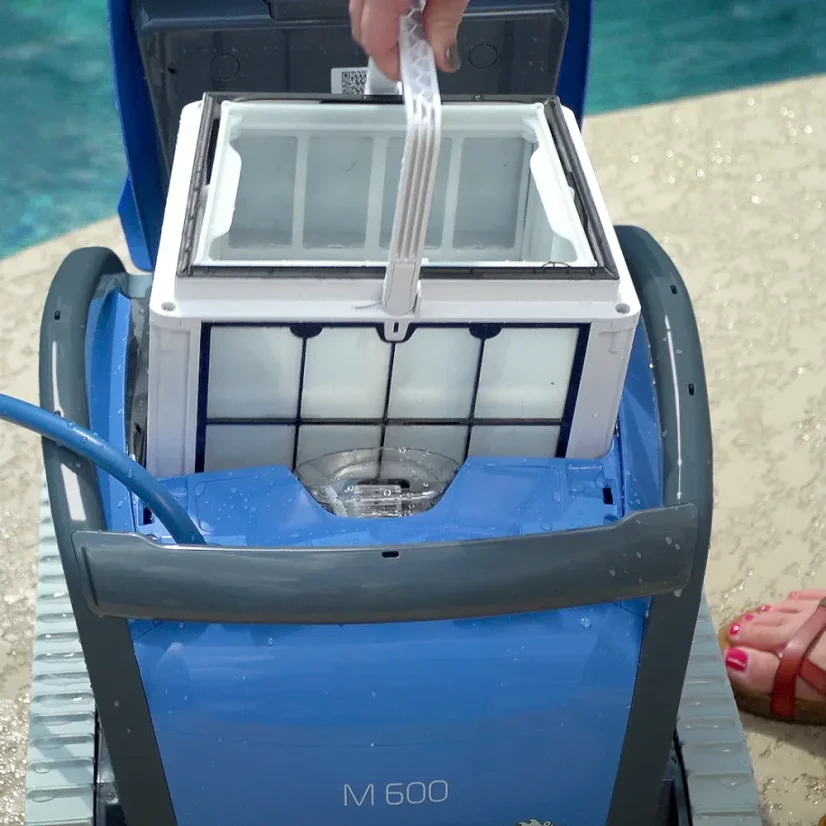 Dolphin Supreme M600 (čistí dno i stěny)